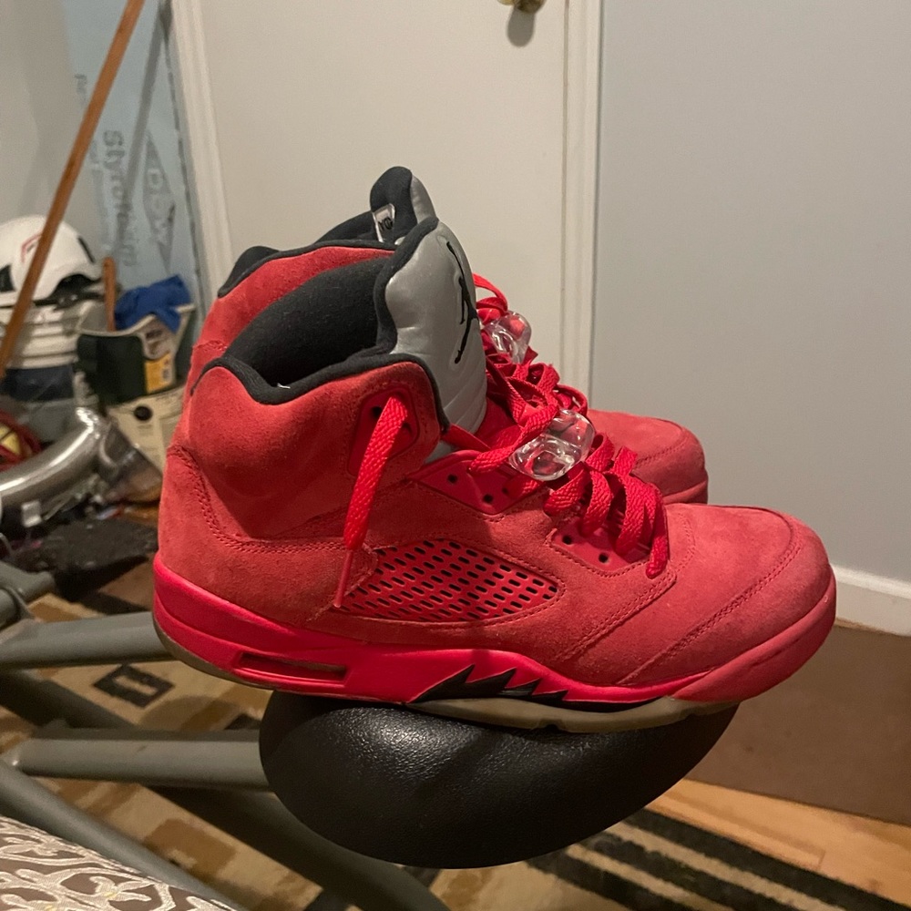 Used condition Retro Jordan 5 red Size 9.5 men